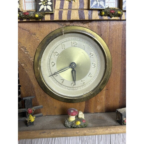 Vintage Wooden Bavarian Lodge Cabin Clock - Clock Works But House Needs TLC - Picture 7 of 12
